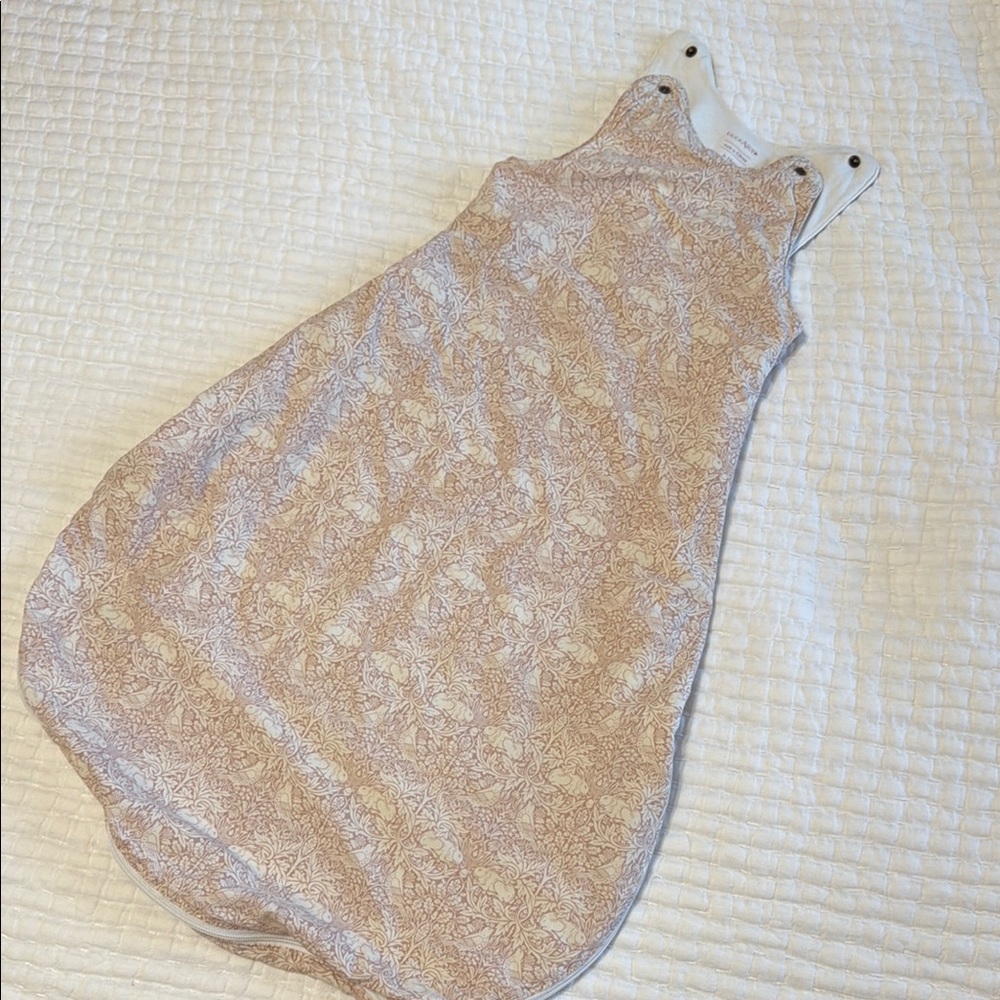 DockATot Sleep Bag 6-18 months Brer Rabbit Pink / Marshmallow Cream TOG 1.0